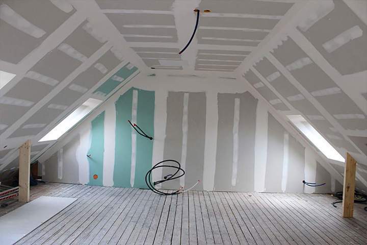 Installation de cloisons et faux plafonds avec finitions soignées